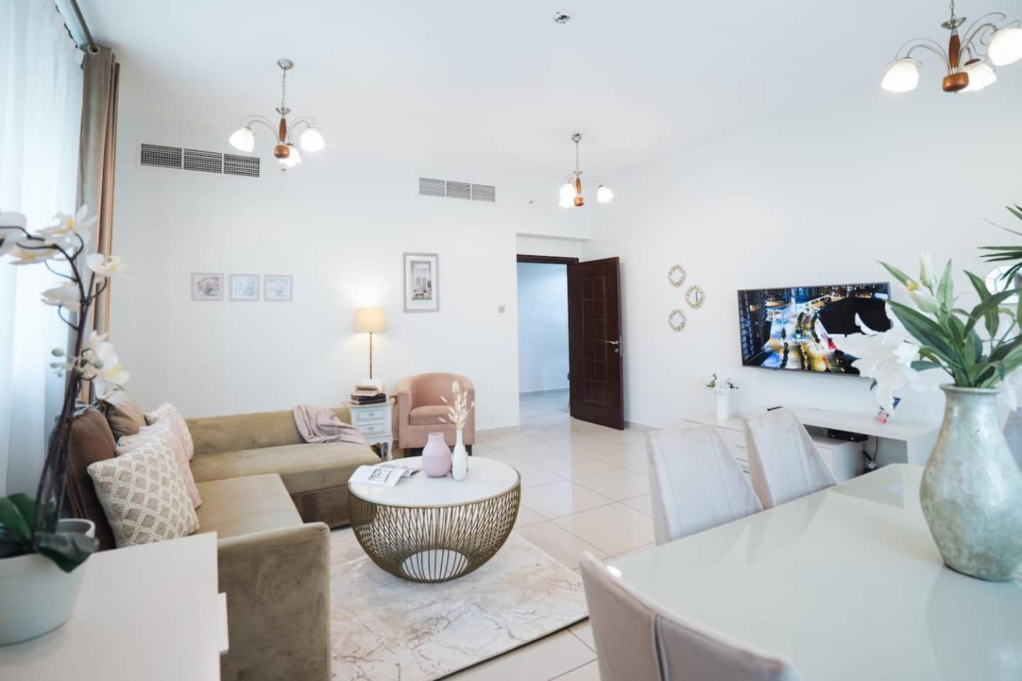 Charming Warm Suite With Amazing Views Of The City Dubai Exterior photo